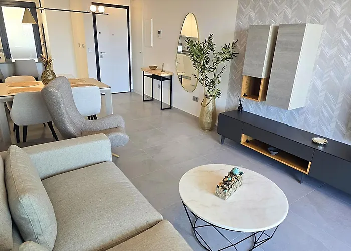 Luxury New Construction Two Bedrooms With Stunning Views *
